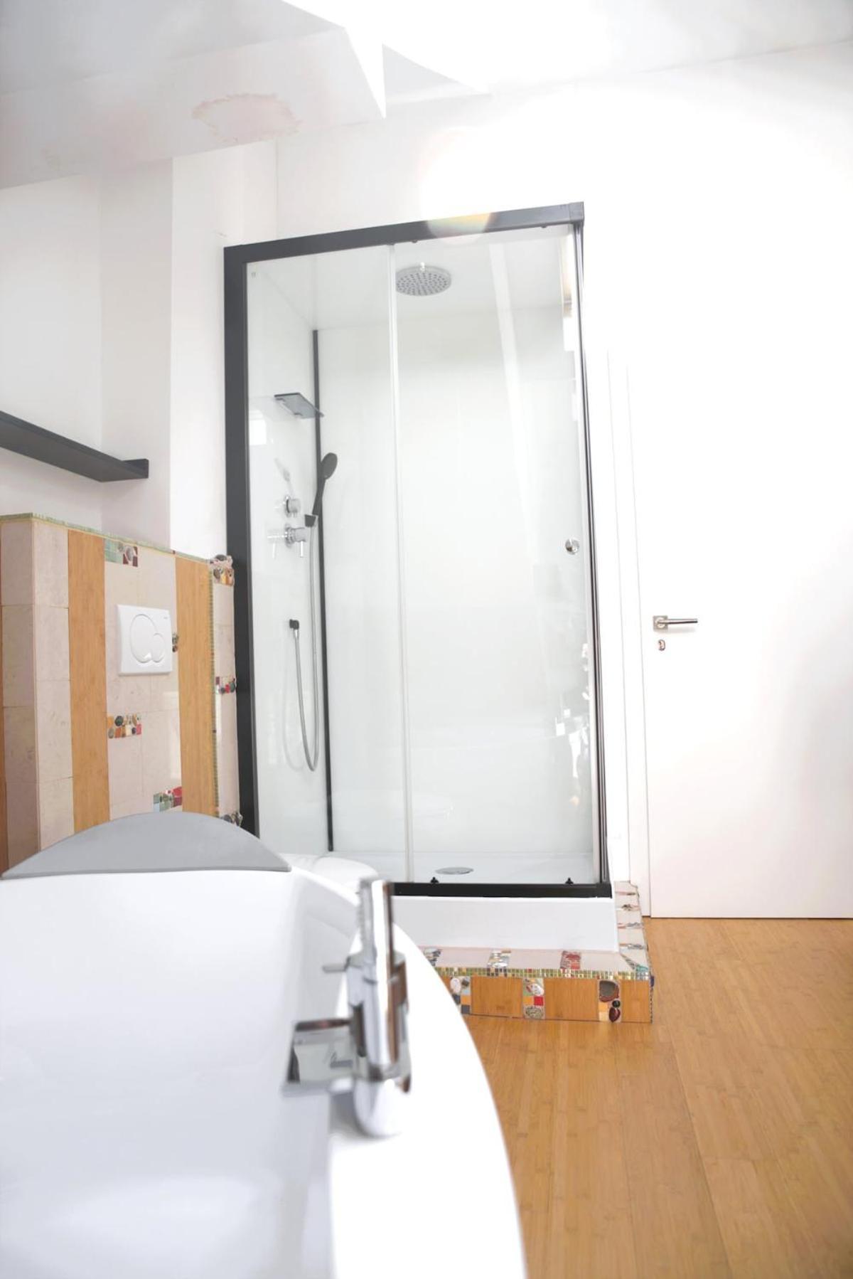 Beautiful Unique 1 Bedroom *