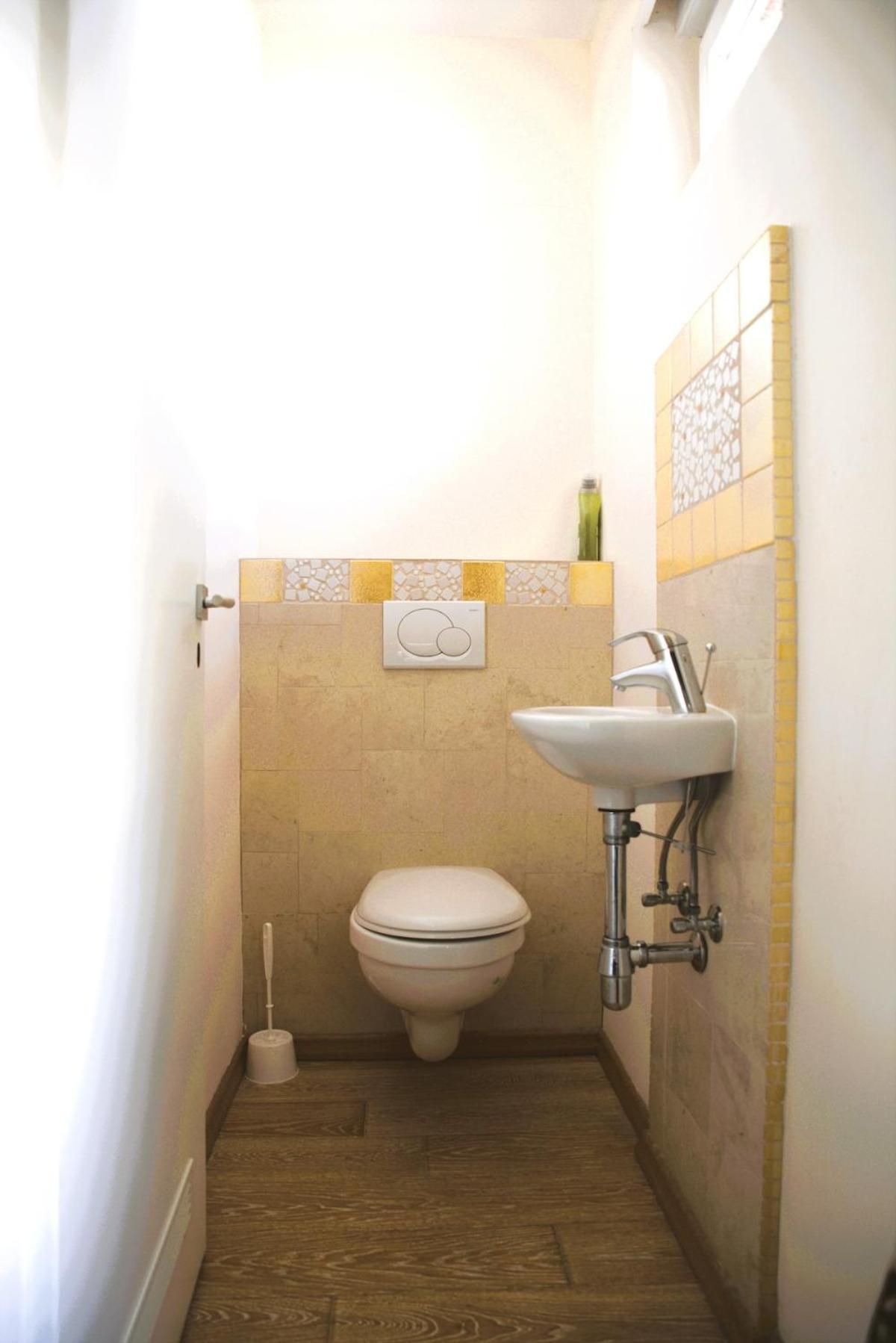 Beautiful Unique 1 Bedroom Apartment *